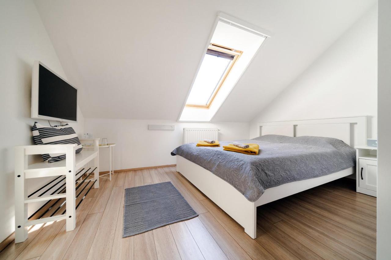 Hotel Pipacs Panir & Grill Garden Vendeghaz Győrújbarát Zewnętrze zdjęcie
