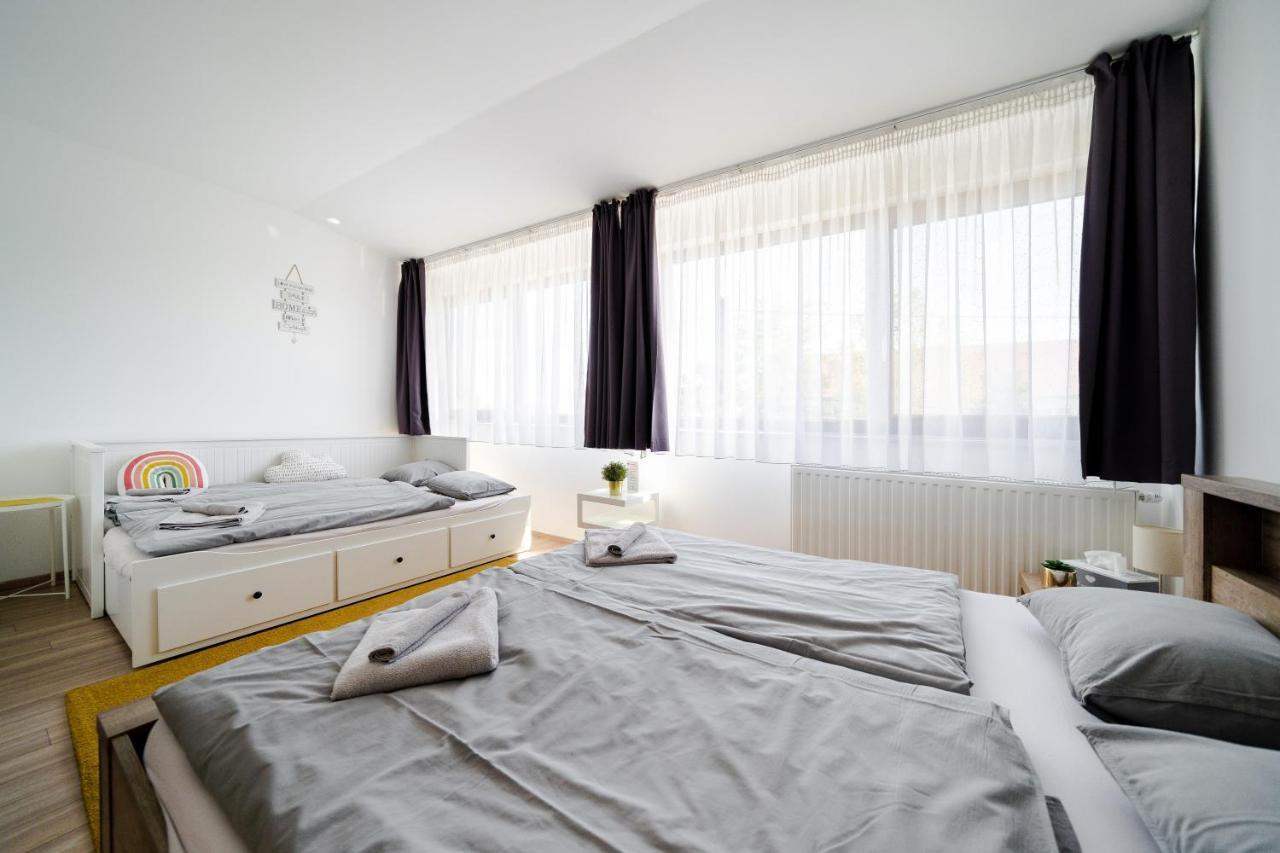 Hotel Pipacs Panir & Grill Garden Vendeghaz Győrújbarát Zewnętrze zdjęcie
