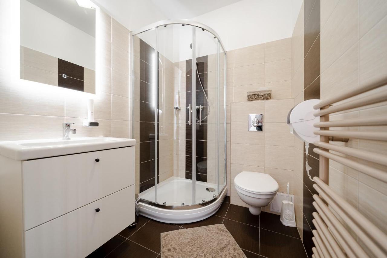 Hotel Pipacs Panir & Grill Garden Vendeghaz Győrújbarát Zewnętrze zdjęcie